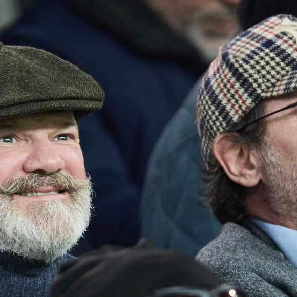 Philippe Etchebest et Paul Pairet - Célébrités assistent au match de Ligue des champions entre le PSG et l'Atlético de Madrid au Parc des Princes à Paris le 6 novembre 2024. © Cyril Moreau/Bestimage