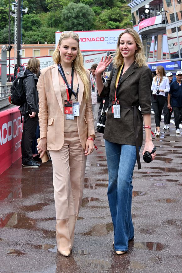 Les princesses, Maria Chiara et Maria Carolina de Bourbon des Deux Siciles durant le Monaco E-Prix 2025, Round 7, le 4 mai 2025. Le pilote Sébastien Buemi a remporté la course devant Oliver Rowland suivi par Nick Cassidy C'est la 8eme édition du Monaco E-prix. A l’occasion de la 11eme saison du Championnat du Monde ABB FIA Formula E, les monoplaces de 3eme génération ont parcouru les rues de la Principauté. © Bruno Bebert/Bestimage