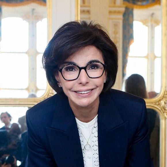 Après des années de bataille judiciaire, la cour d’appel de Versailles a confirmé en 2016 la paternité du patron du groupe Barrière, tout en refusant qu’elle adopte son patronyme. 

Rachida Dati à la donation des archives et de la documentation de Bruno Latour aux Archives Nationales au ministère de la Culture à Paris. Le 6 mai 2024. © Christophe Clovis / Bestimage