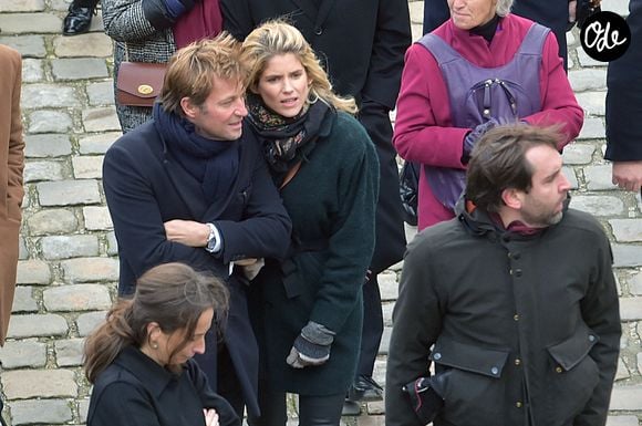 Laurent Delahousse et sa compagne Alice Taglioni lors de la cérémonie d’hommage national à Jean d’Ormesson à l'hôtel des Invalides à Paris le 8 décembre 2017.

© Giancarlo Gorassini / Bestimage
