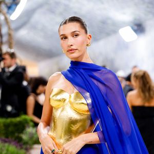 Hailey Bieber lors du Met Gala à New York au Metropolitan Museum of Art en 2026.
Backgrid USA / Bestimage