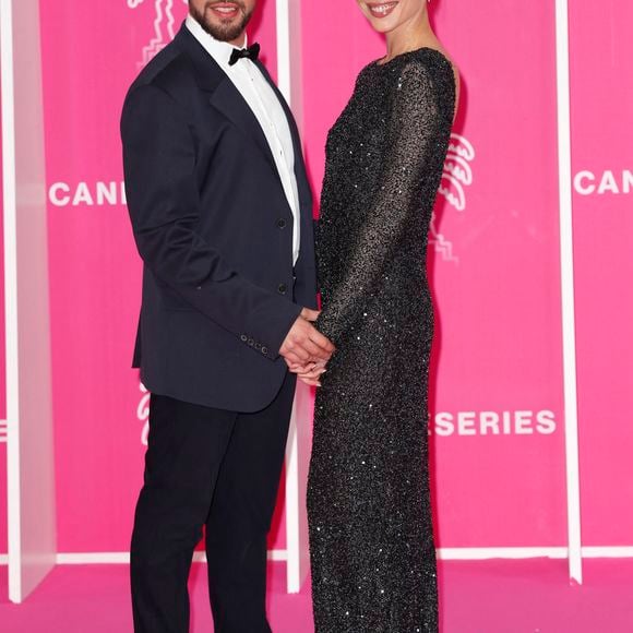 Marwan Berreni et sa compagne Tiphaine Schirier
CANNESERIES SAISON 5 au Palais des Festivals et des Congrès de Cannes, samedi 2 avril 2022. © Christophe Aubert via Bestimage