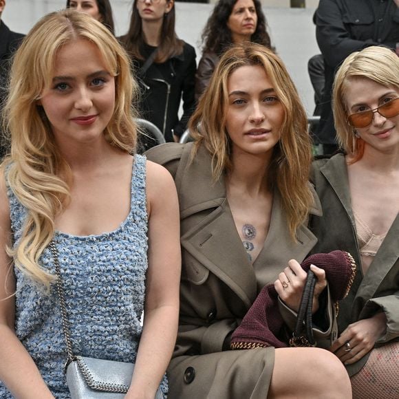 Kathryn Newton, Paris Jackson, Hayley Williams au défilé Stella McCartney lors de la semaine de la mode à Paris, France, le 30 septembre 2024. Photo by Julien Reynaud/APS-Medias/ABACAPRESS.COM