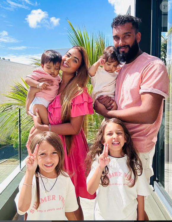 Il s'agit d'Hanaa Elah, mère de cinq enfants.

Hanaa Elah et Irshad, parents de cinq enfants dans "Familles nombreuses".