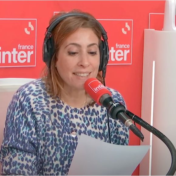 Léa Salamé face à Emmanuelle Béart sur France Inter ce lundi 24 février 2025 (Capture d'écran YouTube)