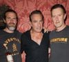 "C’est une histoire d’amis. Une aventure humaine", résume Antoine Gravouil, cofondateur de la distillerie et gérant au quotidien de l’entreprise. Une amitié ancienne née dans la City à Londres, où Antoine Gravouil rencontre Olivier Carsoule et Éric Lafon. 

Exclusif - Jean Dujardin lance avec ses amis son premier whisky, "Aventure" distillé à Bordeaux, au bar du restaurant Lapérouse à Paris le 9 octobre 2025.
© Coadic Guirec / Bestimage