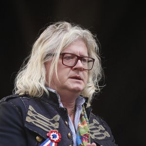 Mauvaise période pour Pierre-Jean Chalençon !

Pierre-Jean Chalençon - Obsèques de Catherine Lachens en l'église Saint-Roch à Paris. © Christophe Clovis/Bestimage