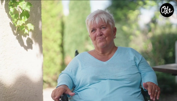 L’actrice souffre du syndrome de la queue-de-cheval, après avoir subi quatre opérations. 

Mimi Mathy dans le portrait de la semaine d'Audrey Crespo-Mara sur Sept à Huit, le 30 août 2026 - TF1
