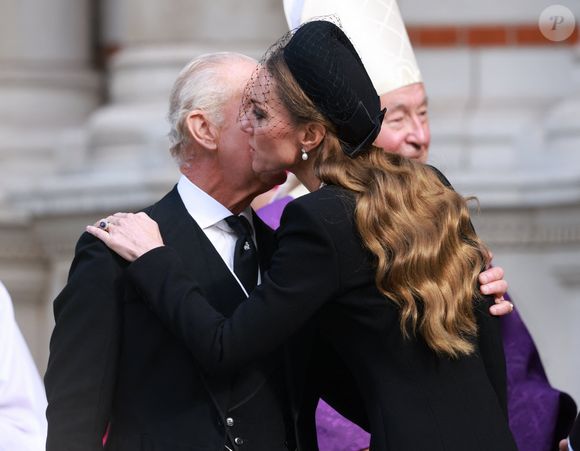 La famille royale durant les obsèques de la duchesse de Kent dans la cathédrale de Westminster à Londres le 16 septembre 2025. © Mirrorpix / Bestimage