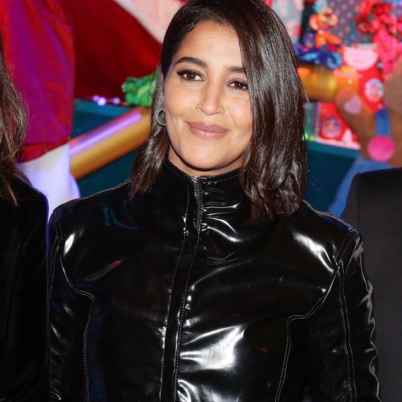 Leila Bekhti - Lancement de "1,2,3... Noël" lors de l'inauguration des vitrines et du sapin de Noël 2021 des Galeries Lafayette Haussmann 2021 à Paris. Le 17 novembre 2021. (Panoramic / Bestimage).