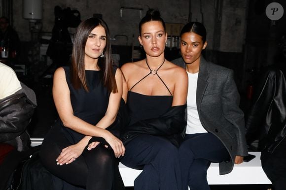 Ce lieu d’exception offre piscine à débordement, vue sur la mer et prestations haut de gamme, que chacun peut s'offrir s'il y met le prix.

Géraldine Nakache, Adèle Exarchopoulos et Tina Kunakey au défilé Marcia prêt-à-porter automne-hiver 2023/2024 lors de la Fashion Week de Paris (PFW), au Garage Amelot, à Paris, France, le 1er mars 2023.

© Christophe Clovis/Bestimage