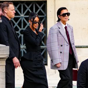 Kim Kardashian et sa mère Kris Jenner - La star américaine Kim Kardashian à la sortie du procès de la rue tronchet des "Papys braqueurs" au palais de justice de Paris, France, le 13 mai 2025. © Anne-Sophie GuebeyBestimage