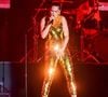 Entourée de sa famille et de ses proches, elle garde le moral et reste reconnaissante envers le personnel médical.
Jessie J, un drapeau brésilien sur les épaules, en concert lors du festival "Rock in Rio" à Rio de Janeiro. Backgrid USA / Bestimage
