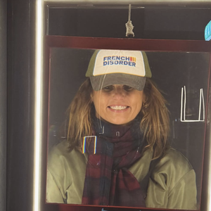 Dans une seconde publication, Faustine Bollaert prend la pose dans un musée ou un espace d'exposition interactif. 

Story de Faustine Bollaert le 13 juin 2026