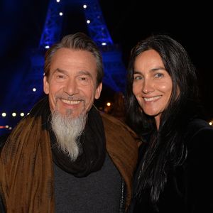 Florent Pagny et sa femme Azucena Caman - Backstage du concert anniversaire des 130 ans de la Tour Eiffel à Paris, qui sera diffusé le 26 octobre sur France 2. Le 2 octobre 2019.
© Perusseau-Veeren/ Bestimage