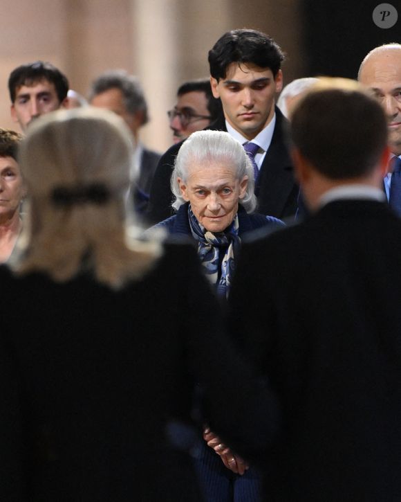 Brigitte Macron, le président français Emmanuel Macron et Elisabeth Badinter lors de la cérémonie d'intronisation de Robert Badinter, ancien ministre de la Justice, au Panthéon à Paris, France, le 9 octobre 2025. Photo par Eliot Blondet/ABACAPRESS.COM