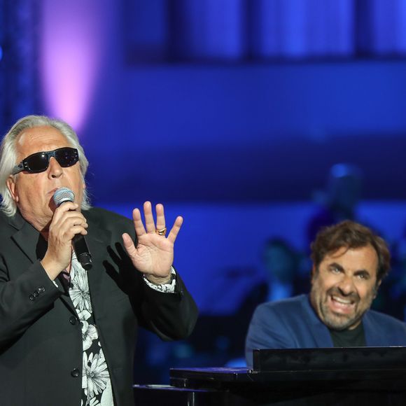 Exclusif - Gilbert Montagné et André Manoukian lors de l'enregistrement de l'émission "La Fête de la chanson à l'Orientale" à l'hôtel Fairmont de Tanger au Maroc.

© Philippe Doignon / Bestimage
