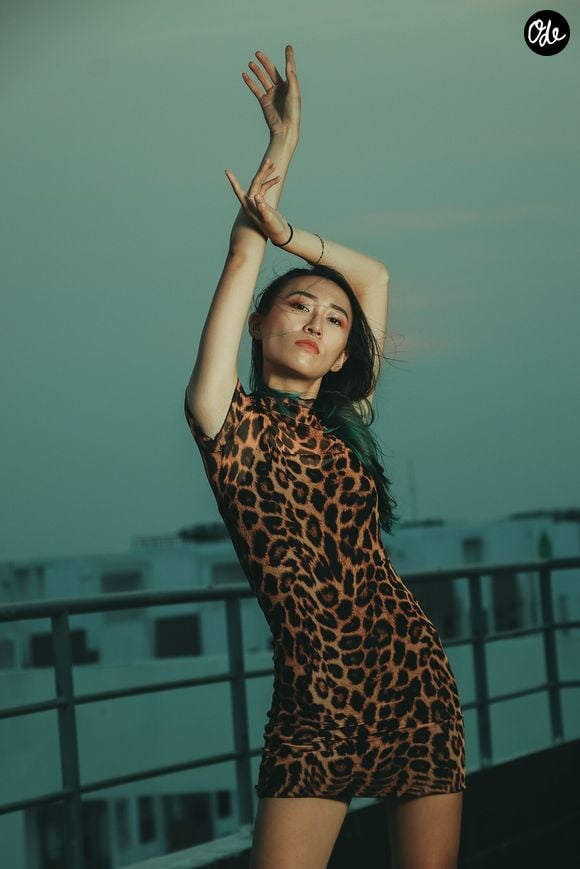 Cet imprimé sauvage s'adapte à tous les styles, de la blouse estivale au grand manteau d'hiver.