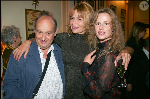 "Mais il n’a pas voulu de moi. On est restés amis", avait confié la comédienne dans l'émission "C à Vous" en 2018. 

Michel Jonasz, Clémentine Célarié et Florence Darel – Soirée de la générale de la pièce Les Grandes Occasions au Théâtre Édouard VII, à Paris.
RINDOFF-GUIREC / BESTIMAGE