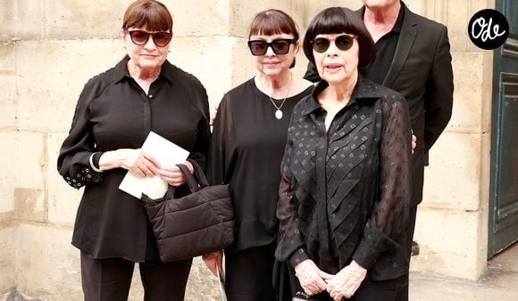 Exclusif - Mireille Mathieu avec ses deux soeurs Christiane et Monique Mathieu lors de la cérémonie religieuse pour Olivier Echaudemaison en l'église Saint-Roch à Paris, France, le 7 septembre 2026. © Christophe Aubert/Bestimage