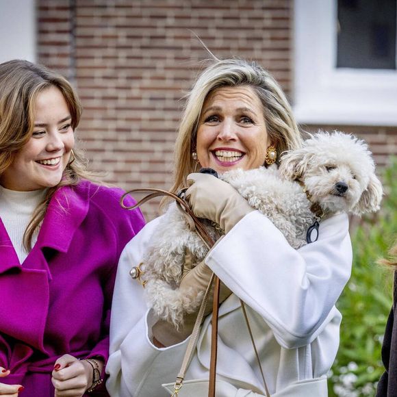 La reine Maxima, la princesse Alexia, la princesse Ariane des Pays-Bas et le chien Mambo lors de la séance photo d'automne de la famille royale néerlandaise au Béguinage d'Amsterdam, Pays-Bas, le 29 novembre 2024. © Dana Press/Bestimage