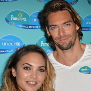 Père de Jazz, née en 2011 de son histoire avec Valérie Bègue, et de Marius, né de son amour avec Alice Detollenaere, Camille Lacourt a trouvé un véritable havre de paix à proximité du quartier du Prado, où toute la famille profite désormais d'un cadre de vie bien différent de celui de la capitale.
Camille Lacourt et sa femme Valérie Bègue sont les parrain et marraine du 10ème anniversaire du partenariat entre Pampers et l'Unicef pour le vaccin des enfants contre le tétanos. Paris, le 13 novembre 2015 VEEREN / BESTIMAGE