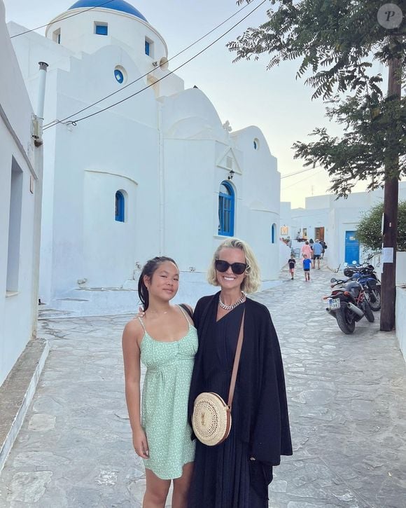 Laetitia Hallyday et Joy, photos de vacances en Grèce