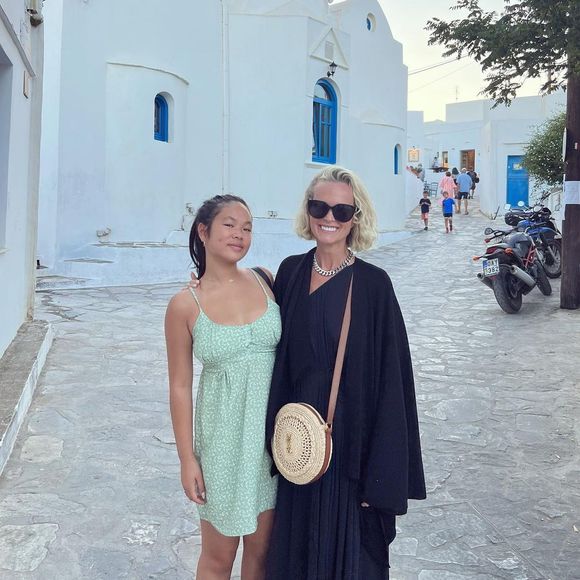 Laetitia Hallyday et Joy, photos de vacances en Grèce