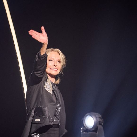 Exclusif - L'auteure-compositrice-interprète et pianiste française Véronique Sanson en concert à Montereau-Fault-Yonne, France, le 21 octobre 2022. Véronique Sanson sera sur scène avec son nouveau spectacle "Hasta luego" du 5 novembre 2022 à fin mai 2023 en tournée en France, Suisse et Belgique. Elle se produira à Paris aux Folies Bergère (complet) les 25, 26 et 27 novembre 2022 et au Dôme de Paris les 23 et 24 mars 2023. Toutes les dates sur le site de Véronique Sanson. © Cyril Moreau/Bestimage