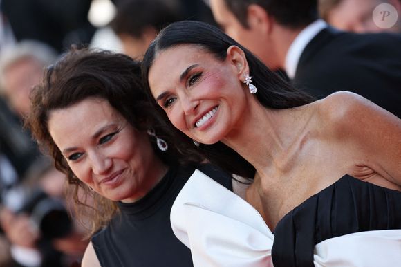 Demi Moore assiste au tapis rouge de la cérémonie de clôture du 77e Festival de Cannes au Palais des Festivals le 25 mai 2024 à Cannes, France Photo by Shootpix/ABACAPRESS.COM