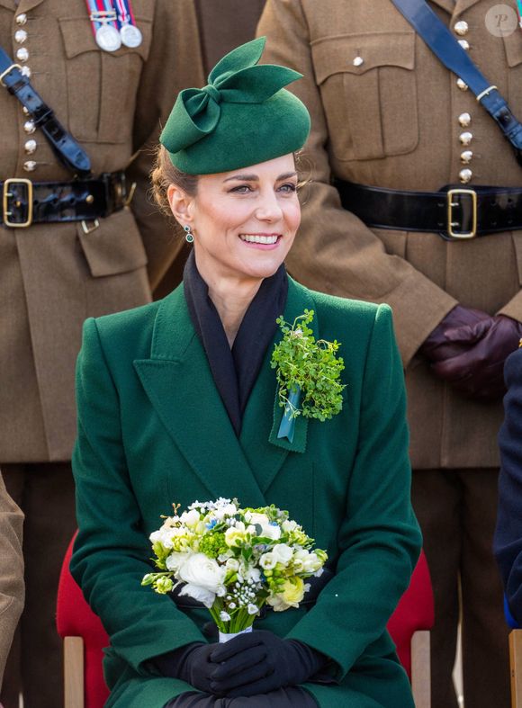 Kate Middleton assiste au défilé de la Saint-Patrick des Irish Guards à la caserne de Mons, Aldershot.
Backgrid UK/ Bestimage