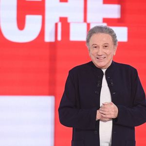 Michel Drucker - Enregistrement de l'émission Vivement dimanche spécial Céline Dion au studio Rive gauche, presentée par Michel Drucker . Diffusion sur France 3 le 06/09/2026.