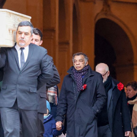 Jimmy, l'ex-compagnon de C.Laborde - Sortie des obsèques de Catherine Laborde en l’église Saint-Roch à Paris, le 6 février 2025. Décédée le 28 janvier 2025 à l'âge de 73 ans, l'ancienne présentatrice météo de TF1 (1988 - 2017) était atteinte de la maladie neurodégénérative à corps de Lewy. 
© Jacovides - Moreau / Bestimage