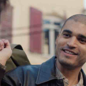 "J'ai été surprise au départ qu'on m'associe à lui parce qu'on est tellement différents tous les deux en termes d'énergie, d'âge. Mais, avec Habib (Gino Guabintani, ndlr), on s'entend très très bien."

Habib Gino Guabintani dans Plus belle la vie