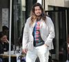 Il a évoqué sa relation avec ses trois frères et soeurs héritiers de son père.

Lulu (Lucien) Gainsbourg à la sortie d'un restaurant avec des amis à Paris le 23 avril 2018