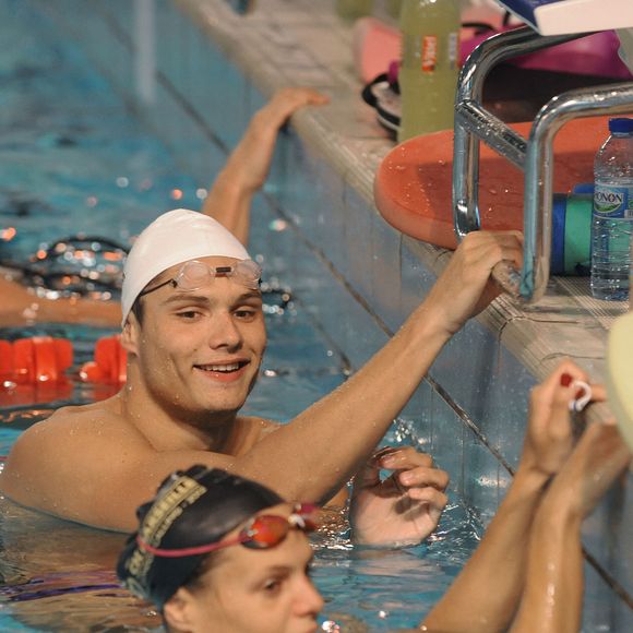 Celui qui n'est autre que le petit frère de la célèbre nageuse Laure Manaudou a vécu une relation par le passé qui a marqué son coeur et celui de sa famille... 

Florent Manaudou et Laure Manaudou de l'équipe de France de natation lors d'une séance d'entraînement avant Londres 2012 à Dunkerque, France, le 18 juillet 2012. © Giancarlo Gorassini/Abaca
