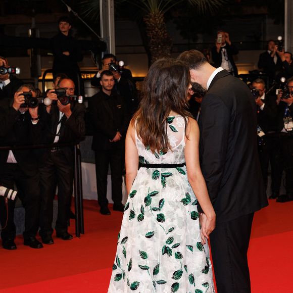 Karim Benzema et sa compagne Lyna Khoudri lors de la montée des marches du film « 13 jours 13 nuits » lors du 78ème Festival International du Film de Cannes. Le 23 mai 2025
© Jacovides-Moreau / Bestimage