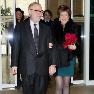 Exclusif - Catherine Laborde et son mari Thomas Stern - Catherine Laborde a epouse son compagnon de longue date Thomas Stern, publicitaire, samedi 9 novembre 2013 a la mairie du 2e arrondissement de Paris, en presence de ses amis les plus proches.