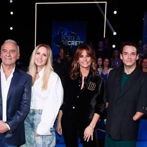 Exclusif - Michel Fugain, Lara Fabian, Faustine Bollaert, Théo Curin - Backstage - Enregistrement de l'émission "La Boîte à Secrets N°19" dans les studios de la Cité du Cinéma à Saint-Denis, présentée par F.Bollaert et diffusée le 3 janvier sur France 3 © Christophe Clovis / Bestimage