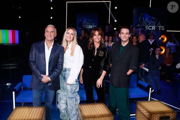 Exclusif - Michel Fugain, Lara Fabian, Faustine Bollaert, Théo Curin - Backstage - Enregistrement de l'émission "La Boîte à Secrets N°19" dans les studios de la Cité du Cinéma à Saint-Denis, présentée par F.Bollaert et diffusée le 3 janvier sur France 3 © Christophe Clovis / Bestimage