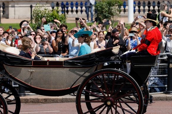 Le prince Louis de Galles, Le prince George de Galles, Catherine (Kate) Middleton, princesse de Galles, La princesse Charlotte de Galles - Les membres de la famille royale britannique lors de la cérémonie Trooping the Colour à Londres, le 14 juin 2025.
© Backgrid / Bestimage