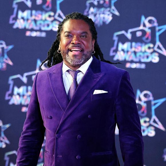 L'humoriste de 57 ans affirme avoir perdu 7,5 kilos.

Anthony Kavanagh au photocall de la 24ème édition des "NRJ Music Awards (NMA)" au Palais des Festivals à Cannes le 18 novembre 2022. © Dominique Jacovides / Bestimage