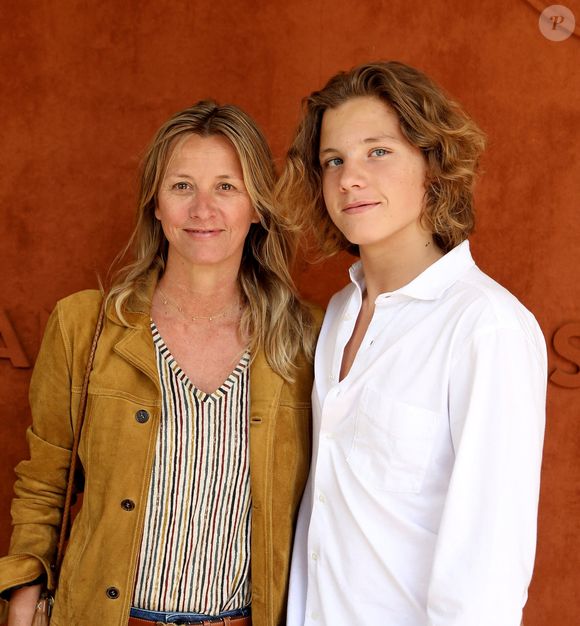 Sarah Poniatowski et son fils Roman s'offrent une expérience magique.

Sarah Poniatowski et son fils Roman lors des Internationaux de France de Tennis de Roland Garros à Paris.

Photo : Dominique Jacovides / Bestimage