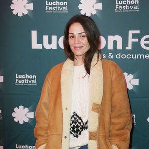 Lola Dewaere - Photocall du film "Je sais pas" lors de la 25ème édition du Festival TV de Luchon le 6 février 2026. © Patrick Bernard/Bestimage