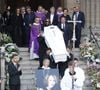 Un rappel du récent décès de l'actrice le 17 avril, suivi de ses obsèques solennelles à l'église Saint-Sulpice.

Laura Smet et son mari Raphaël Lancrey-Javal, Jean-Louis Borloo - Sorties des obsèques de Nathalie Baye en l'église Saint-Sulpice à Paris le 24 avril 2026. © Dominique Jacovides - Coadic Guirec / Bestimage