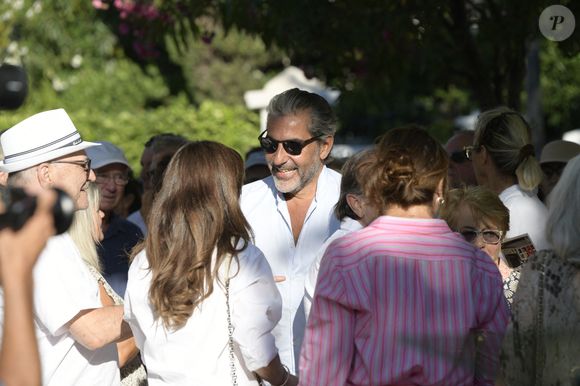 Exclusif - Ary Abittan - Personnalités à l'exposition photographique de Paris Match "Eddie Barclay — Saint-Tropez, le sens de la fête !" place Blanqui à Saint-Tropez le 11 juillet 2025.

© Sophie Louvet / Nice Matin / Bestimage