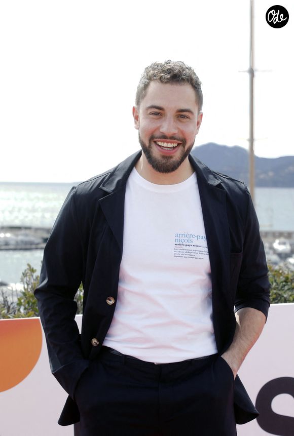 L'acteur a rappelé que son ancien partenaire était pour lui "un frère" qui lui avait "appris beaucoup de choses".

Marwan Berreni lors du photocall de "Plus Belle La Vie" lors du festival Cannes Series 2022 à Cannes le 23 avril 2022.

© Denis Guignebourg/Bestimage
