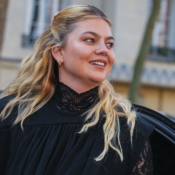 À quoi va ressembler l'après pour Louane ? C'est la question que tout le monde se pose depuis sa prestation à l'Eurovision.

Louane au défilé Rabane à Paris, France. © Lucia Sabatelli / Bestimage