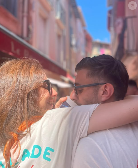 Et cela, trois semaines après son départ en congé maternité.

Anne-Sophie Bernadi, journaliste sportive, est devenue maman.