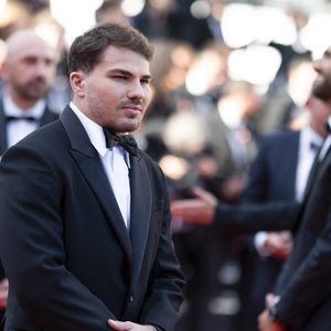 Le joueur de rugby a retrouvé son ami dans une luxueuse villa aux murs blancs avec piscine donnant sur la mer

Antoine Dupont - Antoine Dupont et sa compagne Iris Mittenaere se retrouvent sur les marches  du film « Dossier 137 » lors du 78ème Festival International du Film de Cannes le 15 mai 2025.

© Jacovides / Moreau / Bestimage